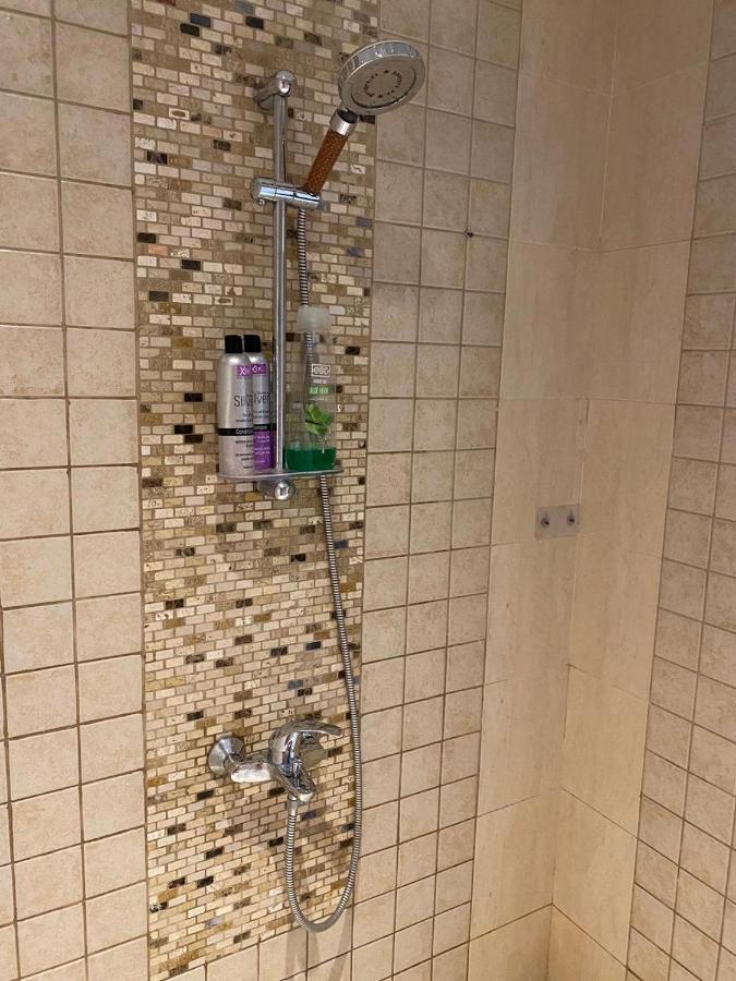 ドバイ Alexandrinaホステル エクステリア 写真
